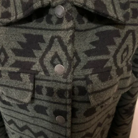 Wallflower Southwestern style Full Snap Jacket EUC - Picture 2 of 5